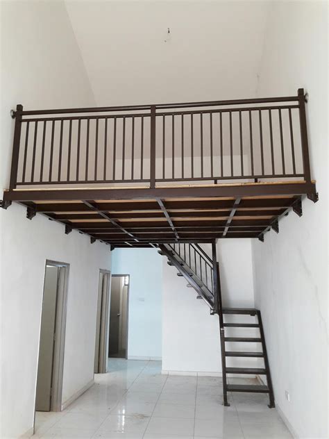 Rumah Simpel dengan Ruang Loteng - Arsitag - balustradellc