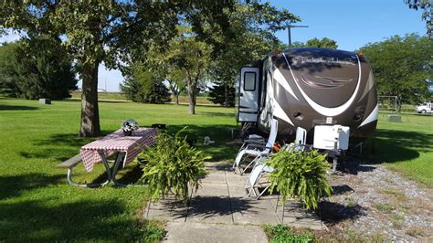 RV Camping in Champaign Illinois: 48 Campgrounds in the