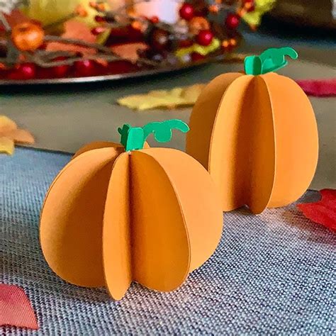 Rachel on Instagram: "New FREE Pattern - Paper pumpkins! . I