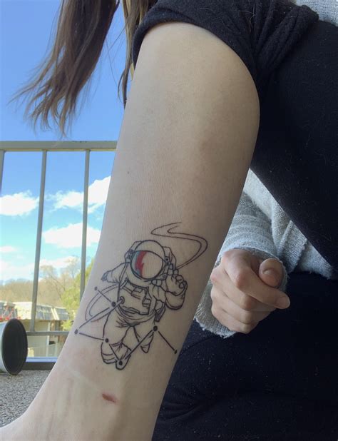 Rad a tattoo chandler. If you have decided to get a circular tattoo, it may be best to have the tattoo drawn on a flat surface of your body, such as your shoulder or in between the shoulder blades. 