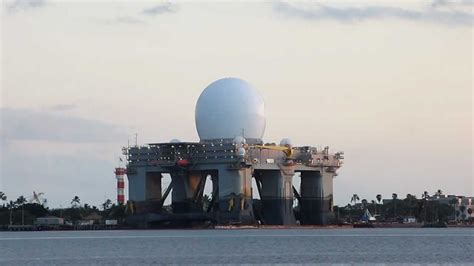 The military is weighing putting a $1.9 billion defense radar on Oah