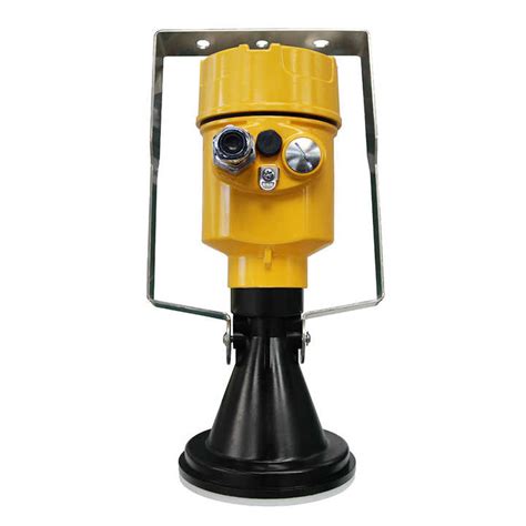 Radar sensor for distance measurement.  High-precision 80GHz radar level se...