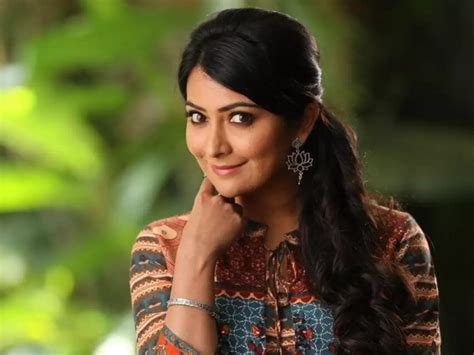 Radhika pandit wiki