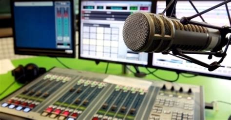 Radio fm radio station. Things To Know About Radio fm radio station. 