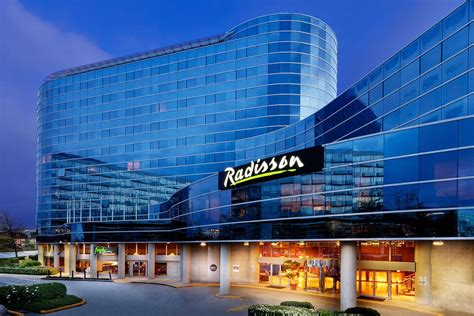 Radison. The Radisson Blu Plaza Bangkok offers savvy travelers a central location, only 200 meters from the subway and sky train, and stunning views from its 30th floor. Enjoy easy access to Bangkok's major conference centers, QSNCC and BITEC. 