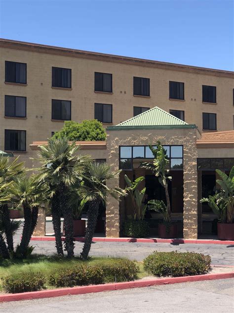 Radisson santa maria. Vintners Bar & Grill At The Radisson in Santa Maria, browse the original menu, discover prices, read customer reviews. The restaurant Vintners Bar & Grill At The Radisson has received 186 user ratings with a score of 83. 