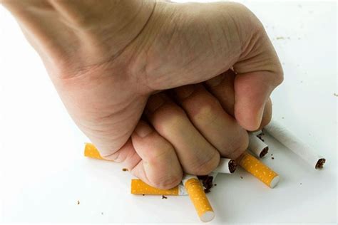 Ragıp Taş: "Sigaradan yılda yaklaşık 100 bin kişi hayatını kaybediyor"s