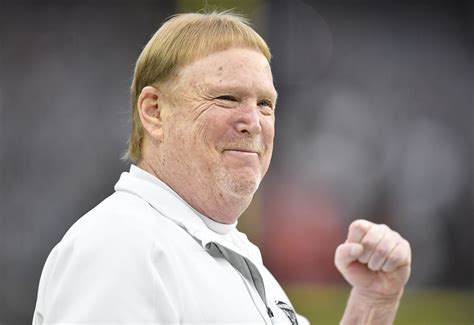 Raiders' Mark Davis & Tom Brady at National Championship: Scouting QB Fernando Mendoza? (2026)