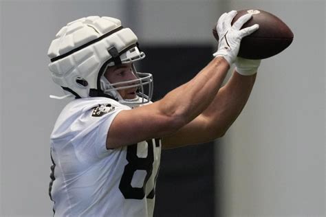 Raiders tight end Michael Mayer bounces back after getting knocked down early