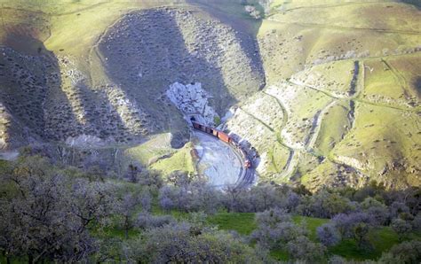 Railfan Guides - Tehachapi Pass - The Loop Area