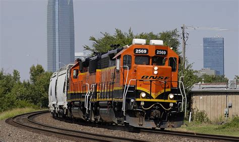 Railroads resist joining safety hotline because they want to be able to discipline workers