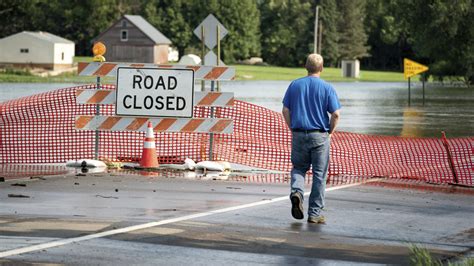 Rain could alter flood forecast, but Minnesota officials confident state will escape serious damage