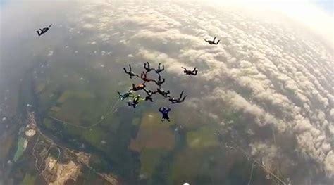 Rainbow Skydivers, LGBT Skydiving Group, Reportedly Completes