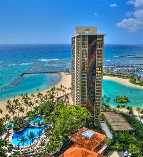 Rainbow tower oahu hawaii. There is a total of 18 islands that make up the Hawaiian Islands. Within the 18 islands, there are eight main islands and 10 smaller ones. The eight main islands are Hawaii, Maui, ... 