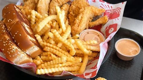 Raising Cane’s to Open in Mesa’s Brand New Gallery Park