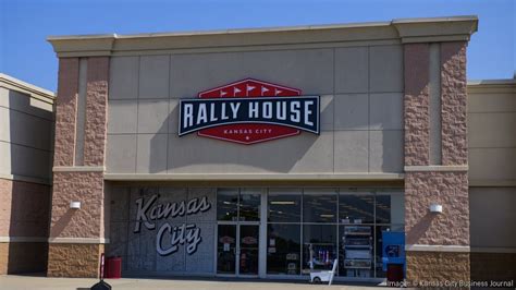 22 reviews of Rally House Kansas Sampler Town Center "If you're new to Kansas, this place will quickly acquaint you with Kansas' much loved sports teams on college or professional levels. It's almost too much, except if you've noticed the commitment to these teams by residents. . 