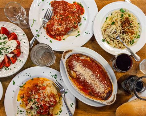 Ralph's italian restaurant. 12 Historic Philly Restaurants for an Old-School Dining Experience Ralph’s continues a family tradition now in its fourth generation, serving classic Italian fare out of South Philly since 1900. 