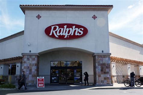 Ralphs christmas eve hours. Most businesses close early on Christmas Eve and are closed completely on Christmas Day but there are ... Open 6 am to 2 am on Christmas Eve and Christmas Day (regular hours). Located at 804 W ... 