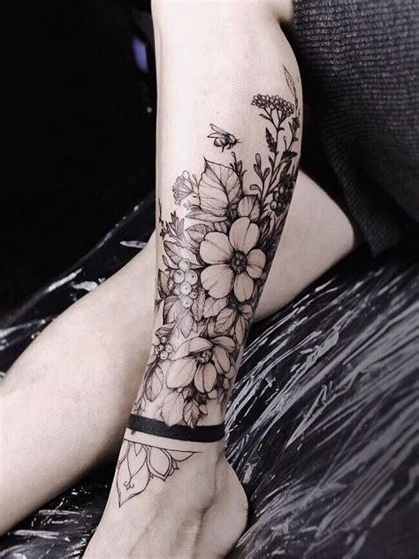 Ramón on Twitter Feminine tattoos, Leg tattoos women, Anklet tattoos