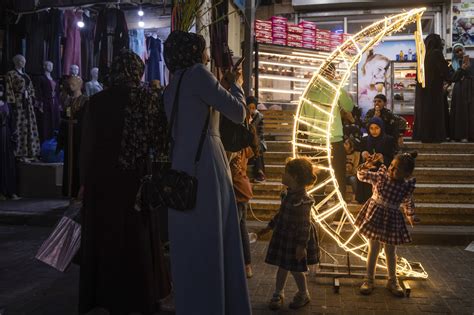 Ramadan starts in Mideast amid high costs, hopes for peace