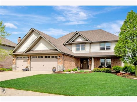 Ranch townhomes for sale in frankfort il. 599,000 9322 West Dralle Road, Frankfort, Il 60423. Ranch 3 Bedroom 3 Bathroom. This home features an eat-in kitchen, separate dining room, formal living room and family … 
