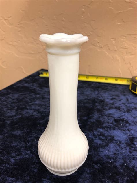 Randall milk glass bud vase. Vintage Randall Milk Glass Bud Vases - Set of Two - 6in tall. Condition is "Used". Shipped with USPS regular mail. Scallop edge has small unnoticeable indentation from 