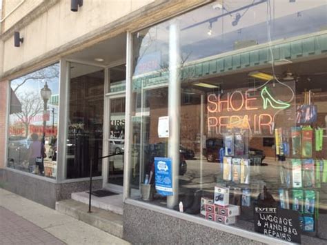 Randhurst Shoe Repair de Arlington Heights, IL