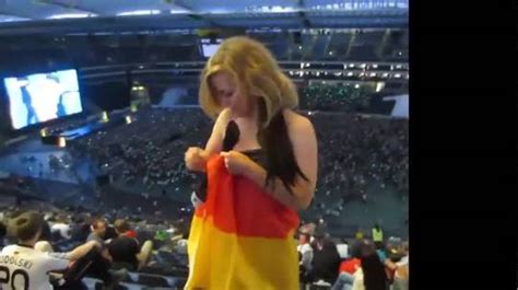 Random girls flashing pics.  Verrückte Amateure wollen in der Ö...