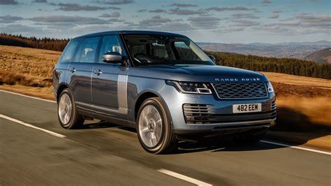 Range rover reviews. Aug 5, 2022 · As-Tested Price: $175,825. Look, Range Rovers are pricey; the 2022 model starts at $105,975 with the $1,475 destination fee included. That puts it above the BMW X7 M60i ($104,095) and the Mercedes ... 