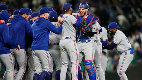 Rangers wrap up first playoff berth since 2016, help eliminate Mariners with 6-1 victory