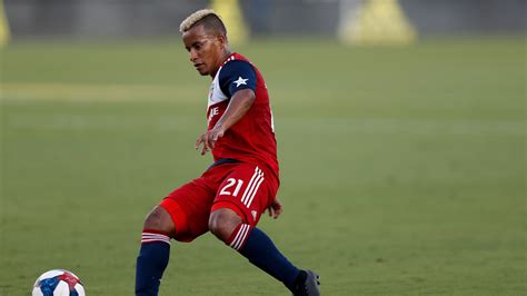 Rapids trade fan-favorite winger Michael Barrios to LA Galaxy for first-round draft pick, GAM