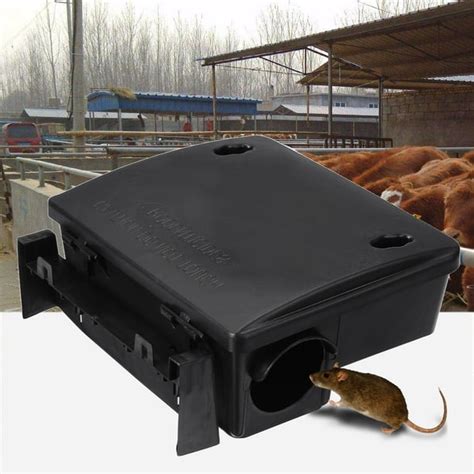 Rat trap bait. Features. Lockable station helps keep bait away from children and pets. Ready to use, four wax blocks included, simply refill when blocks are eaten. Kills rats and mice 4-7 days after consumption. For best results place the station with entry holes parallel to the wall. Second Generation Anticoagulant Rodenticide. 