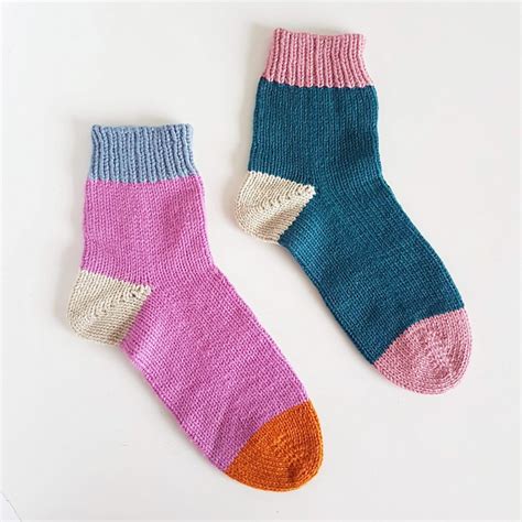 Ravelry: Basic Bed Socks pattern by Emily Bolduan