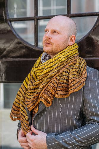 Ravelry: Curvette Shawl pattern by Stephen West