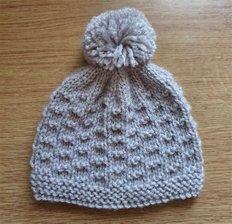 Ravelry free baby hat knitting pattern 4mm needles.  Most patterns are fr...