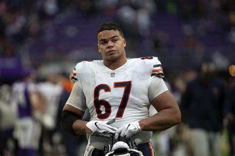 Ravens agree to deal with center Sam Mustipher, an Owings Mills native and former Bears offensive lineman