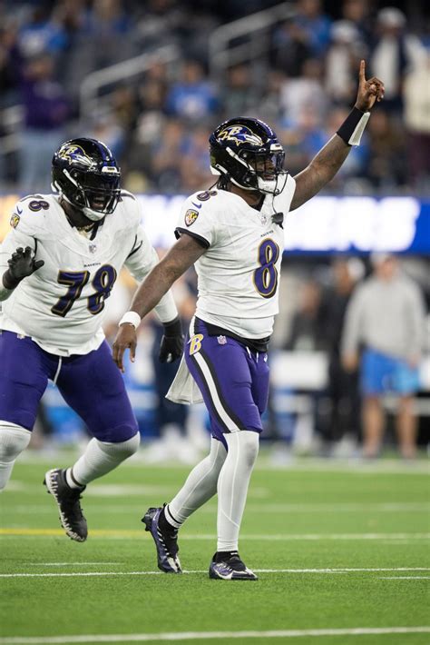 Ravens force 4 turnovers, hold off Chargers, 20-10, in ‘playoff atmosphere’ to retain top spot in AFC