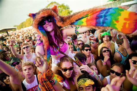 Raves nj. LONG BRANCH - For a second straight year, a large "pop-up party" crowd of day-tripping young adults and youths arrived at the beach via NJ Transit as temperatures soared into the upper 80s. 