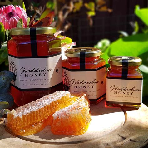 Raw honey and honey. Every container of raw honey includes its own interesting flavor, texture, and color. This is due to the pollen that resides in raw honey. Sometimes, raw honey even contains the flavor of the flowers the honey bees scavenged from while creating the honey of that season. For instance, hives that mainly pollinate strawberry plants will produce ... 