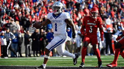 Ray Davis has 3 TDs, Kentucky tops No. 9 Louisville 38-31 to win fifth consecutive Governor’s Cup