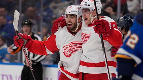 Raymond and Fabbri lift Red Wings to 6-4 win over Blues; Berube fired by St. Louis after game