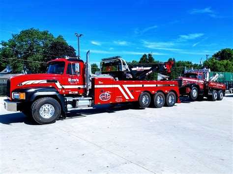 Rays Towing-a Road One Company, Milwaukee, WI