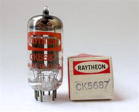 Raytheon 5687 vacuum tube - new old stock - mint condition