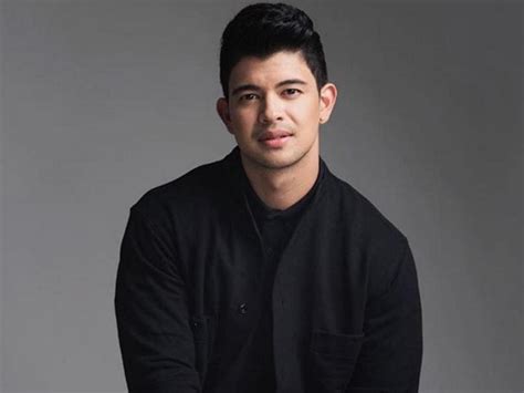 Rayver Cruz wants to explore offbeat roles – Manila Bulletin