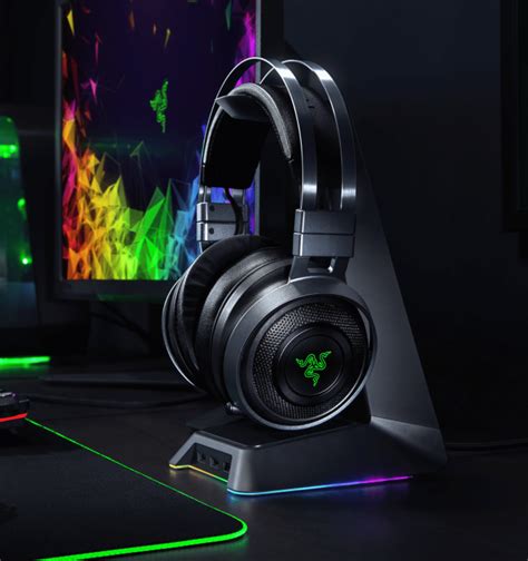 Razer Nari ultimate randomly disconnecting. Hello im having issues with the Nari ultimate dongle, it stoped working, it connects and randomly disconects, the headset is 1y/o and i cant find replacements anywhere, i would apreciate any help i can get. Thank you for your time.. 