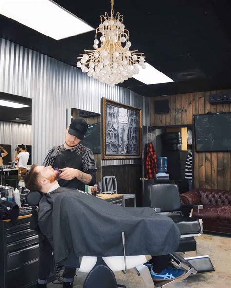 Razorsharp barbershop & shave parlor cash only. 2.6 miles away from RazorSharp Barbershop Touch n Glow is a Full Service Beauty Salon located in Bakersfield, CA. We offer a range of wonderful services for your personal care needs including eyebrow threading and haircuts. 