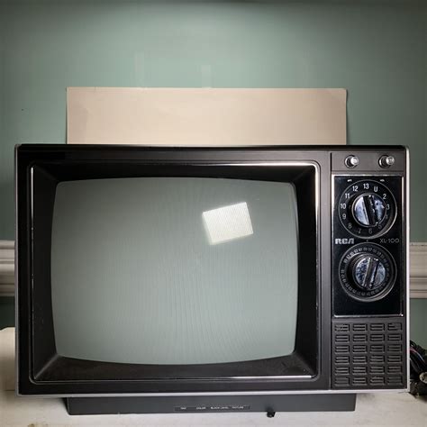 Vintage Retro 70s Beige RCA Solid State XL-100 Color 13” TV CLEAN WORKING. Opens in a new window or tab. Pre-Owned. $239.00. frogloverdiane (949) 100%. or Best Offer +$72.90 shipping. 10 watchers. Vtg 1984 RCA XL-100 Color Portable 9" Tube CRT TV -Classic Gaming. Opens in a new window or tab. Pre-Owned.. 