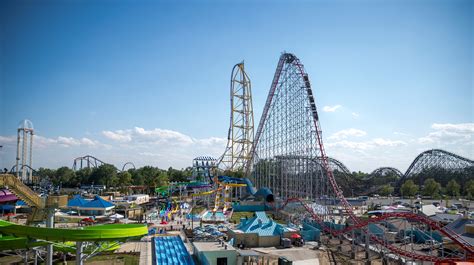 Cedar Point is well landscaped and surrounded by Lake Erie. . Rcedarpoint