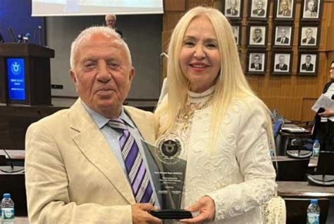 veodersti.rgarabwor.edu.pl. 