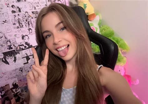 Reactgirlsofyt. 18K subscribers in the reactgirlsofYT community. Beautiful girls of reaction channels from anywhere! YouTube, Twitch, etc 